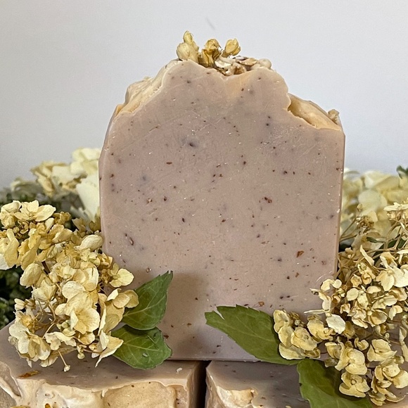 Oatmeal and honey fragrance handmade soap. ( Set of 5 ) - Picture 3 of 4